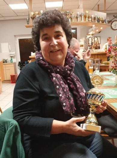 Unterenderin gewinnt beim „Wurstpokal!“