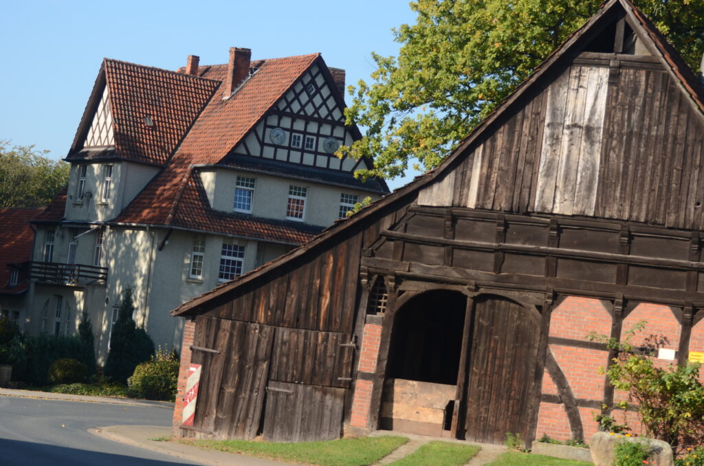 Achter Stadtteilrundgang führt durch Schloß Ricklingen